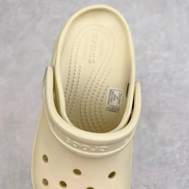 Crocs Classic Clog Beige Platform Clog