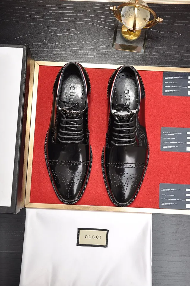 Black Red Glossy Leather Cap-Toe Brogue