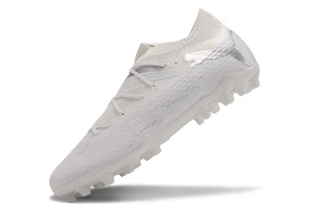 Puma White Silver Knit Upper Integrated Lacing Firm-Ground Soccer Shoes