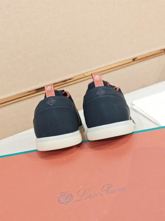 Navy Beige Low-Top Lace-Up Sneakers