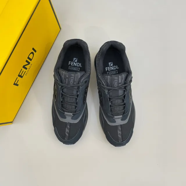 New Balance Black Gray Chunky Sculpted Midsole Mixed Suede And Mesh Upper Lifestyle Sneakers