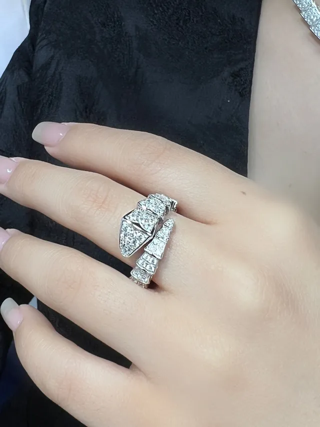 Bvlgari Silver White Articulated Geometric Band Pavé-Set Clear Stones Ring
