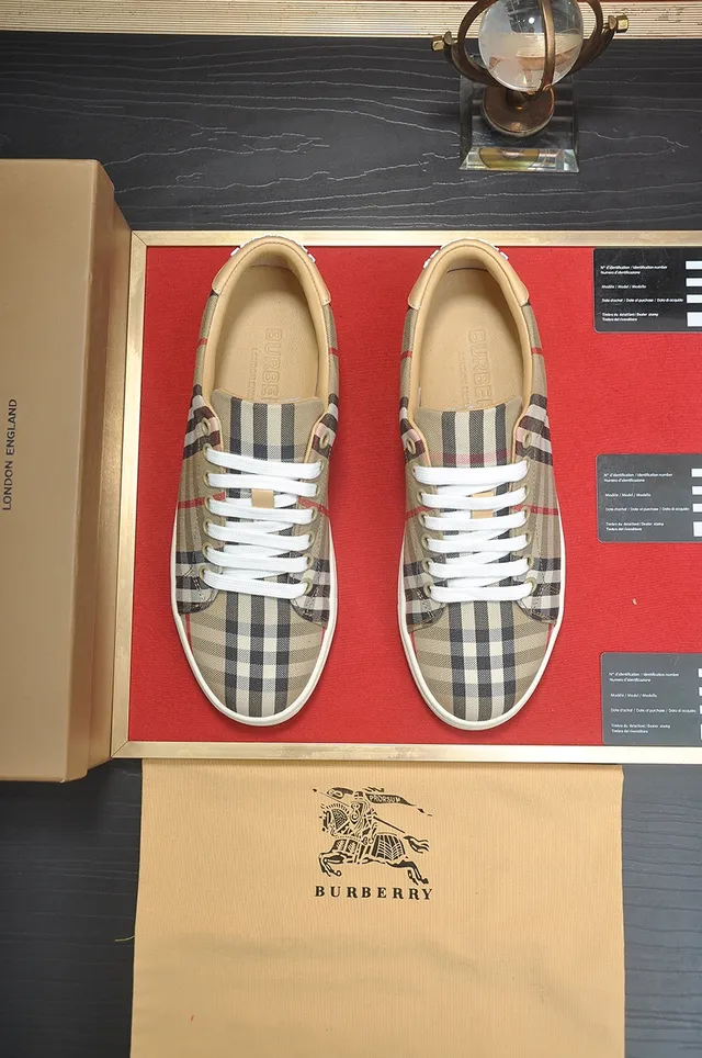 Burberry House Check Beige Low-Top Lifestyle Sneakers