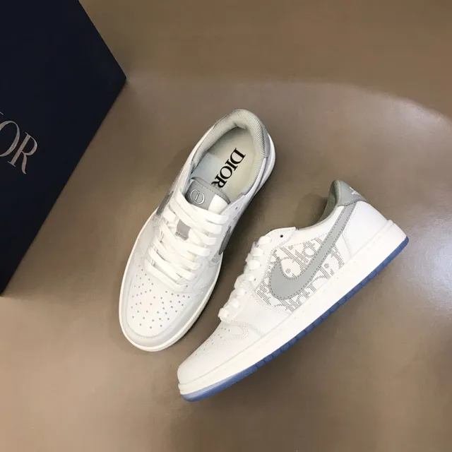 Nike White Gray Low-Top Perforated Toe Lifestyle Sneakers