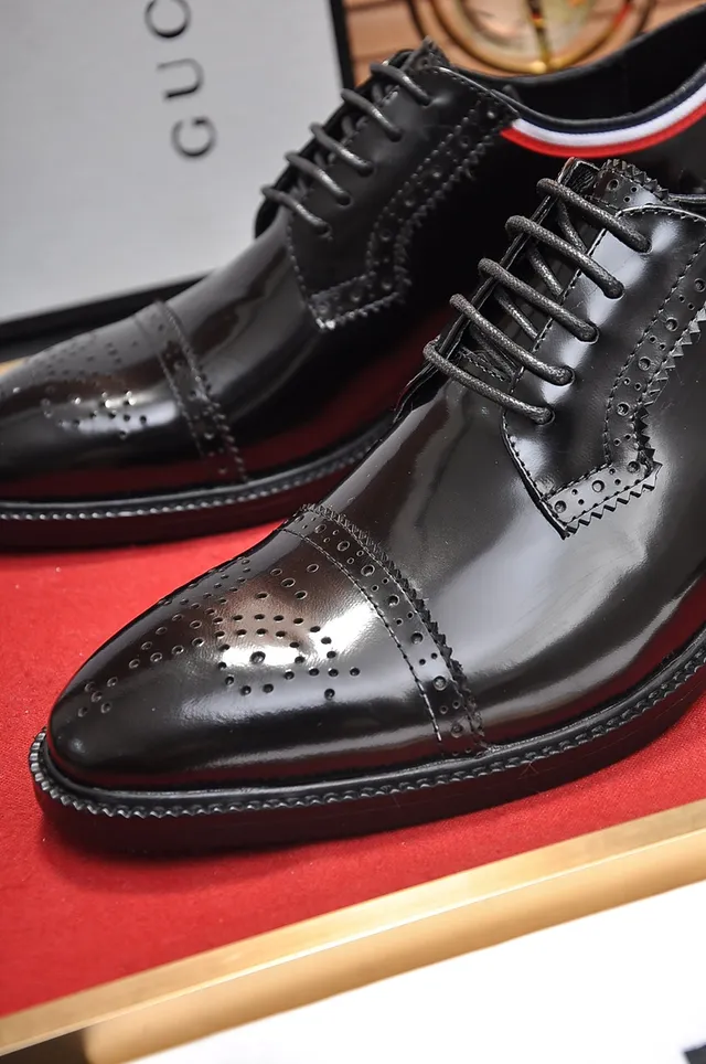 Black Red Glossy Leather Cap-Toe Brogue