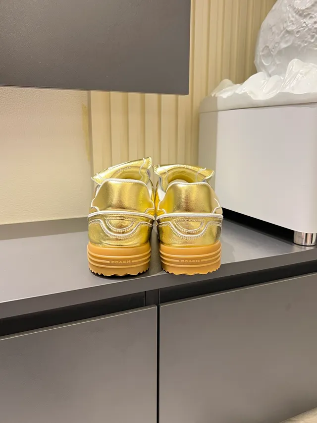 Coach Turf Soccer Shoes Gold White Metallic Leather Upper Contrast Stitching And Laces Sneakers