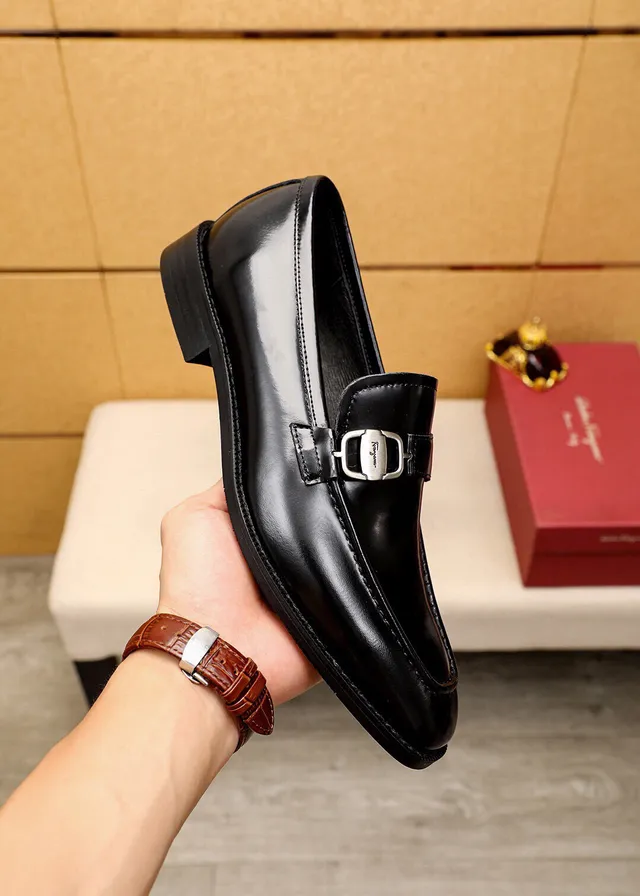 Salvatore Ferragamo Gancini Loafer Black Glossy Leather Loafers