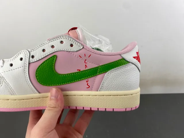 Nike Pink Green Low-Top Color-Blocked Lifestyle Sneakers