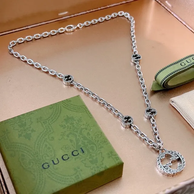 Gucci Interlocking G Ornate Twisted-Link Necklace