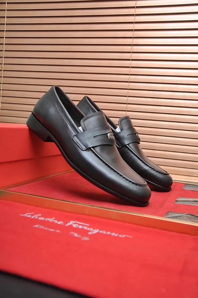 Salvatore Ferragamo Gancini Loafer Black Leather Loafers