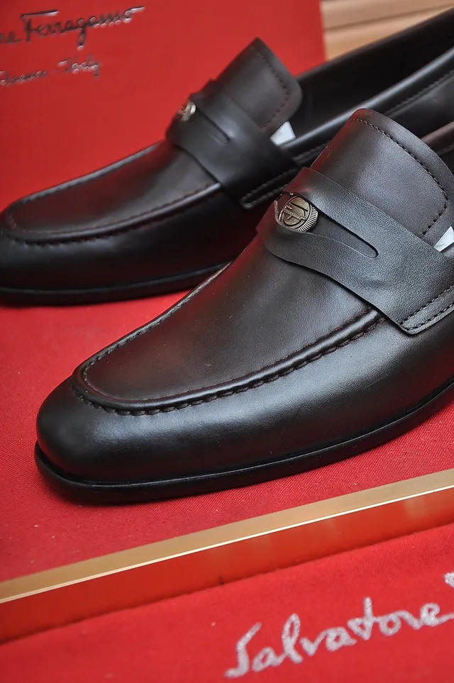 Salvatore Ferragamo Gancini Loafer Black Leather Loafers