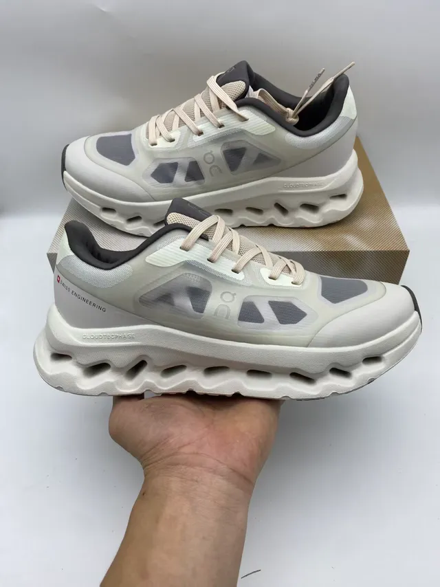 On Beige Gray Sculpted Open-Cell Midsole Mesh And Synthetic Overlay Upper Running Shoes