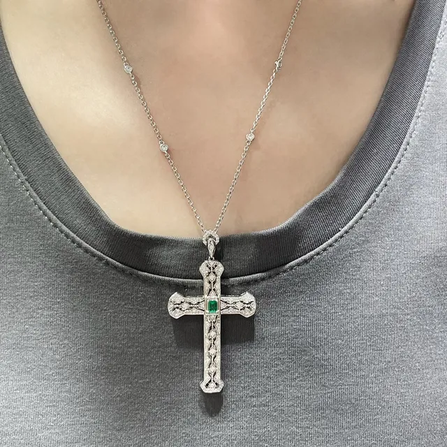 Silver Green Ornate Filigree Pavé-Set Diamonds Necklace