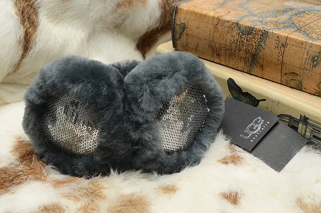 UGG Classic Black Beige Fur-Lined Shearling Interior Beanie