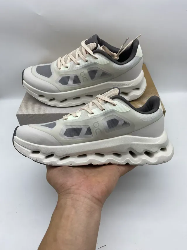 On Beige Gray Sculpted Open-Cell Midsole Mesh And Synthetic Overlay Upper Running Shoes