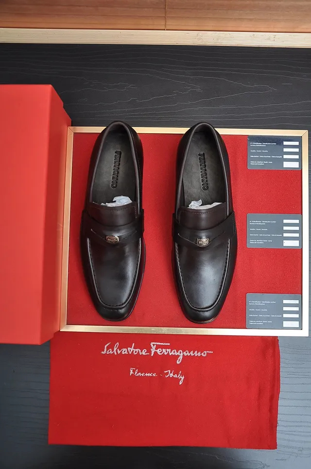 Salvatore Ferragamo Gancini Loafer Black Leather Loafers