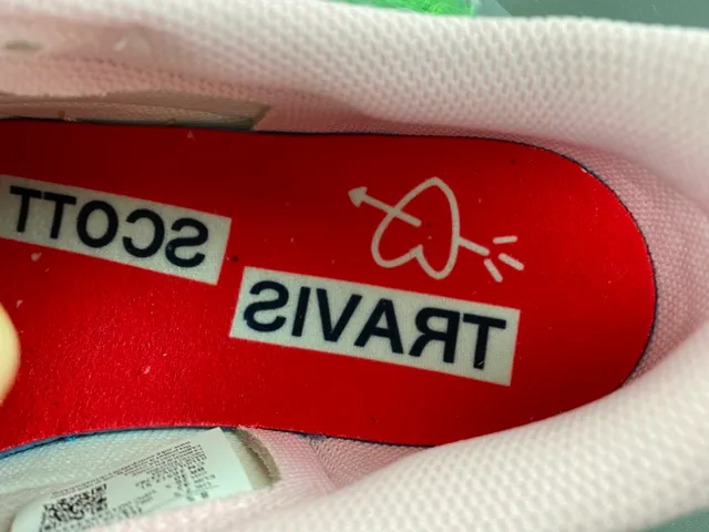 Nike Pink Green Low-Top Color-Blocked Lifestyle Sneakers