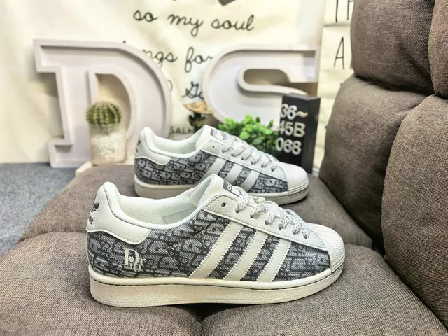 Stussy Beige Navy Low-Top Cupsole Lifestyle Sneakers