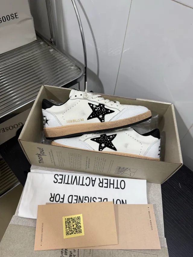 Golden Goose Ball Star Off-White Leather Lifestyle Sneakers