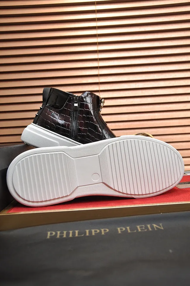 Brown White Crocodile-Embossed Leather Glossy Patent Finish Chelsea Boots