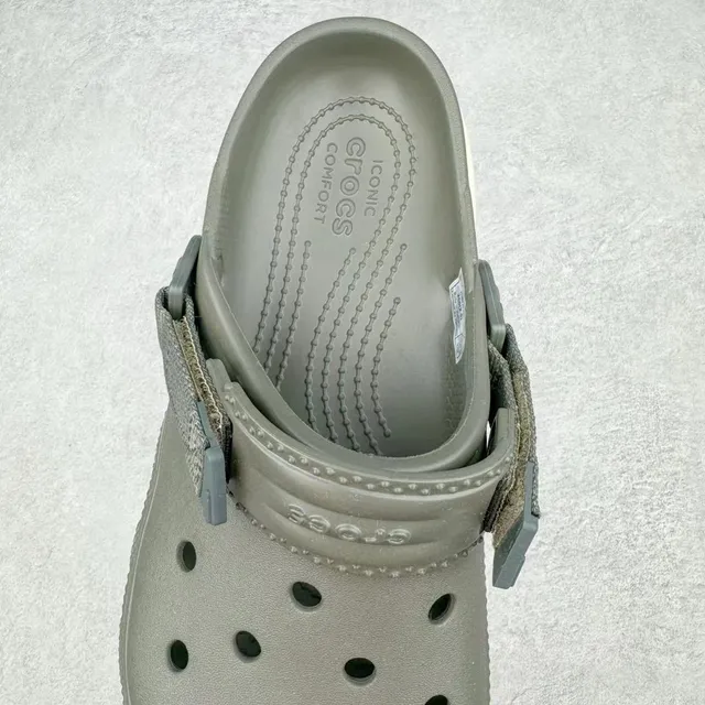 Crocs Echo Clog Army Green Beige Clogs