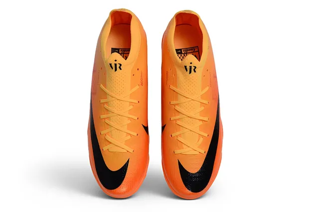 Nike Orange Black Low-Cut Knit Upper Turf Soccer Shoes