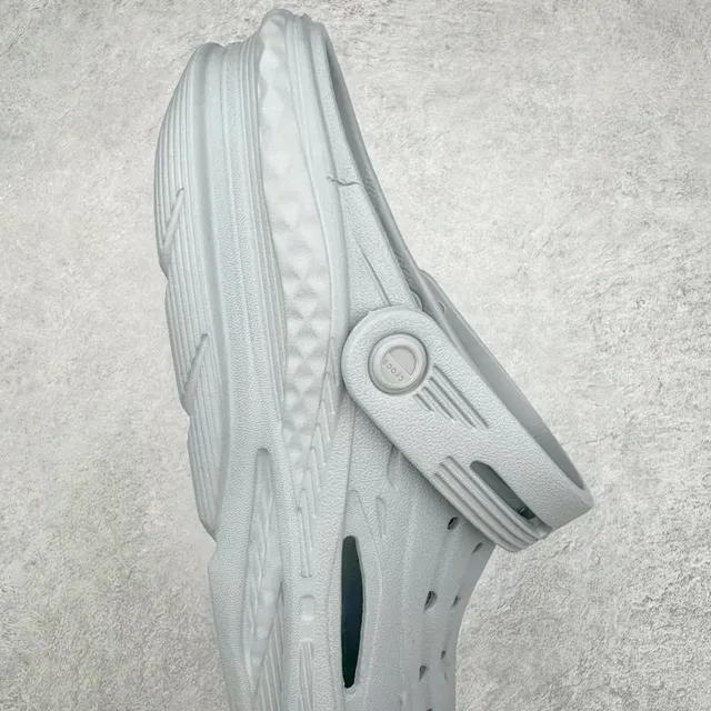 Crocs Echo Clog Light Gray Molded Foam Clog