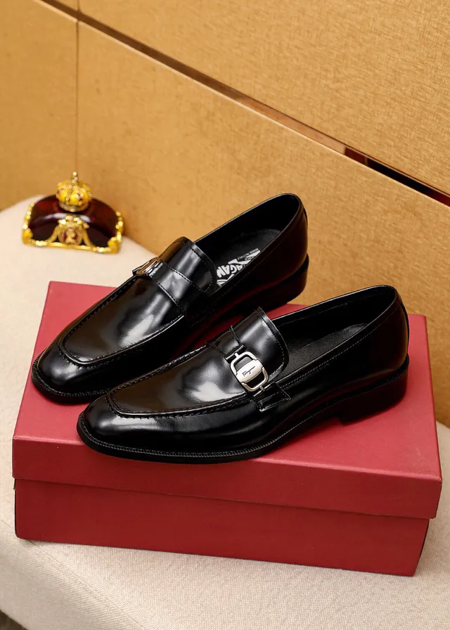 Salvatore Ferragamo Gancini Loafer Black Glossy Leather Loafers