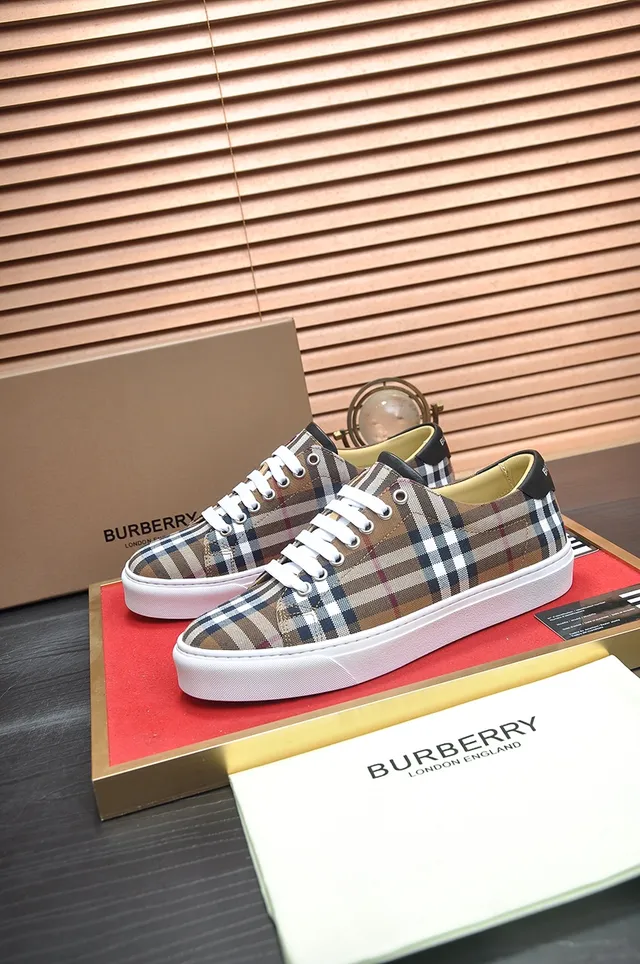 Burberry Check Pattern Low-Top Lifestyle Sneakers