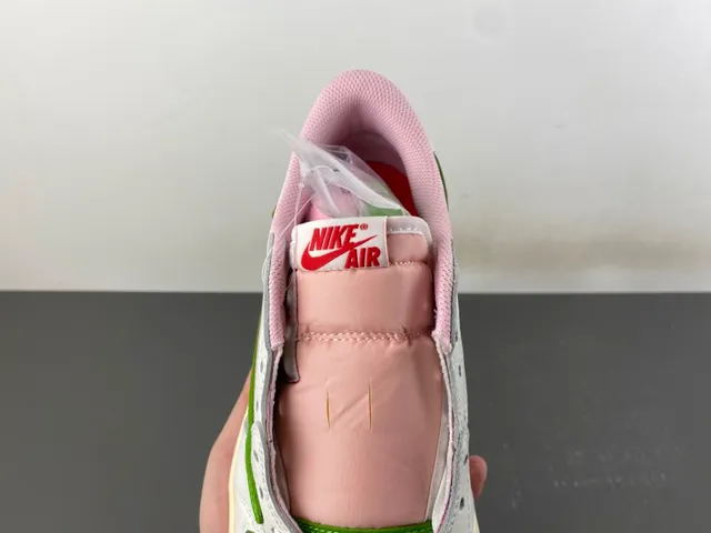 Nike Pink Green Low-Top Color-Blocked Lifestyle Sneakers