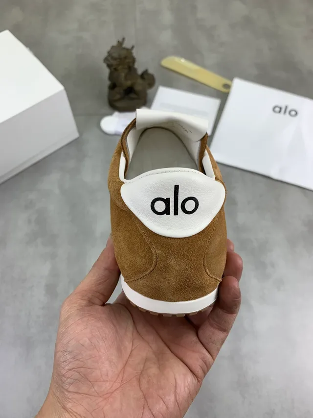 Alo Suede Retro Runner Sneaker