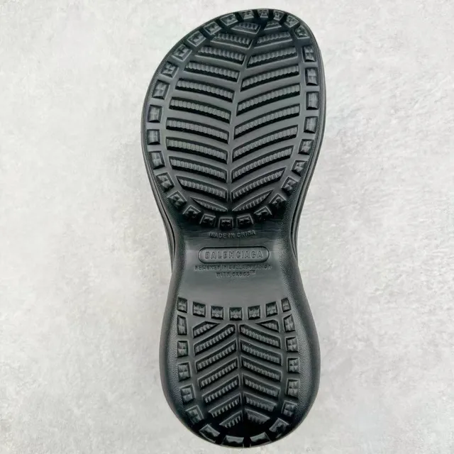 Crocs Classic Clog Black Platform Molded Foam Clog
