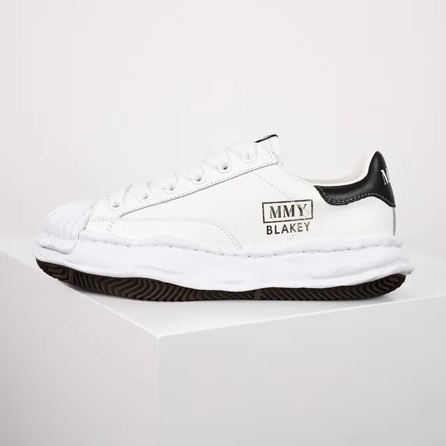 MMY Blakey White and Black Lifestyle Sneakers