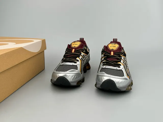 ASICS Black Gold Mesh And Synthetic Overlay Upper Visible Gel Cushioning Pods Running Shoes