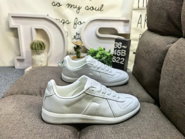 Maison Margiela Black Glossy Patent Leather Stitched Panel Construction Lifestyle Sneakers