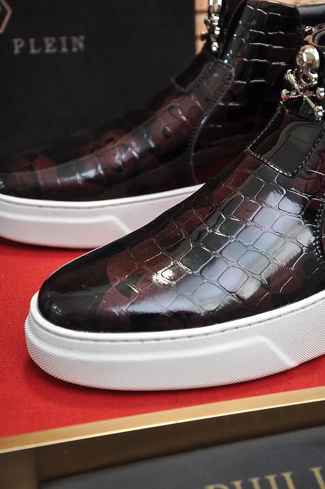 Brown White Crocodile-Embossed Leather Glossy Patent Finish Chelsea Boots