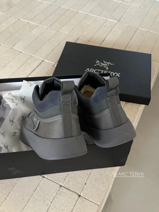 Arc'teryx Black Brown Platform Sole Padded Collar Sneakers