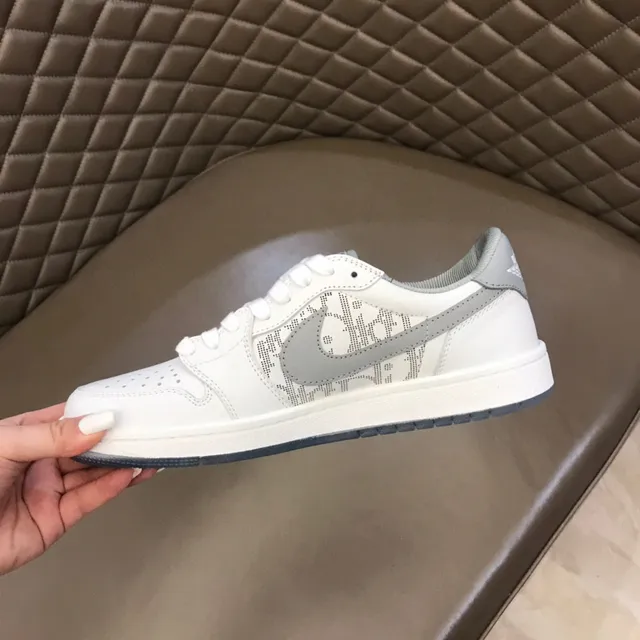 Nike White Gray Low-Top Perforated Toe Lifestyle Sneakers