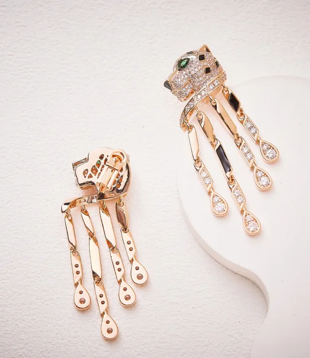 Cartier Panthère Chandelier Gold Green Panther Head Motif Pavé-Set Diamonds Earrings