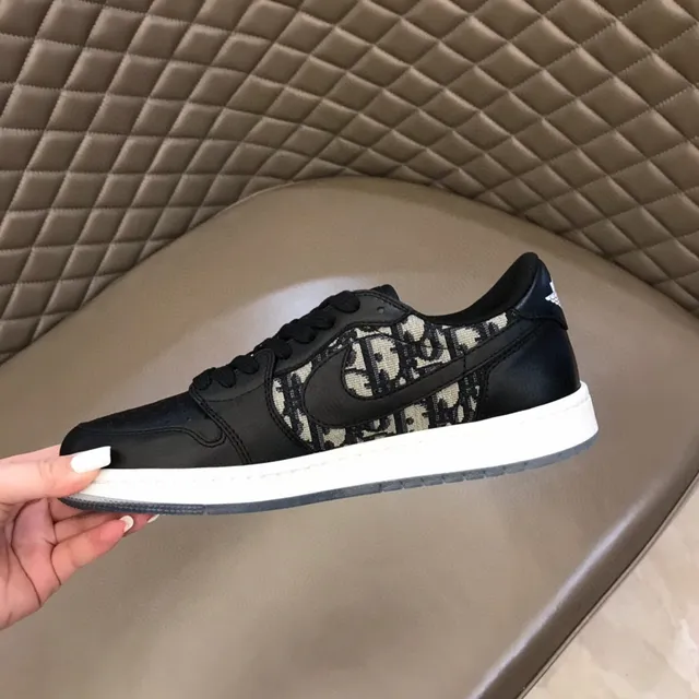 Nike Black Beige Low-Top Monogrammed Side Panel Lifestyle Sneakers