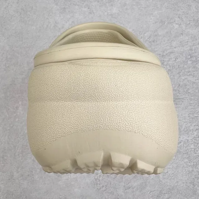 Crocs Classic Clog Beige Platform Clog