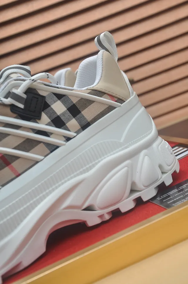 Burberry White Beige Sole Check-Pattern Upper Chunky Sneakers