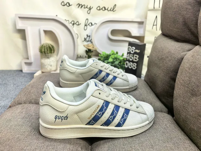 Stussy Beige Navy Low-Top Cupsole Lifestyle Sneakers