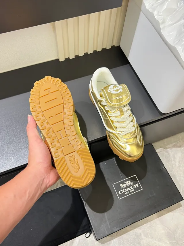 Coach Turf Soccer Shoes Gold White Metallic Leather Upper Contrast Stitching And Laces Sneakers