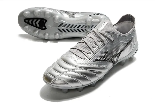 Mizuno Silver Black Metallic Synthetic Upper Wave Logo Firm-Ground Soccer Shoes