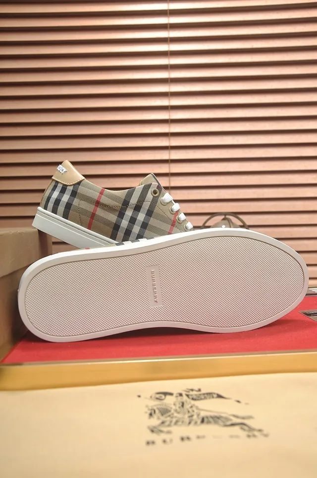 Burberry House Check Beige Low-Top Lifestyle Sneakers