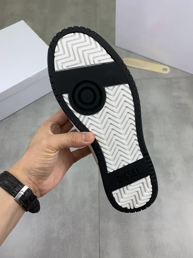 Diesel White Black Leather-Like Upper Perforated Toebox Lifestyle Sneakers
