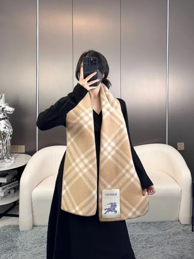 Burberry Beige and Off-White Check Cashmere Scarf