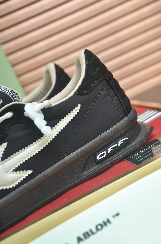 Off-White Arrow Logo Black and White Lifestyle Sneakers