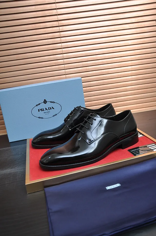 Black and Tan Saddle Cap Toe Oxford Shoes